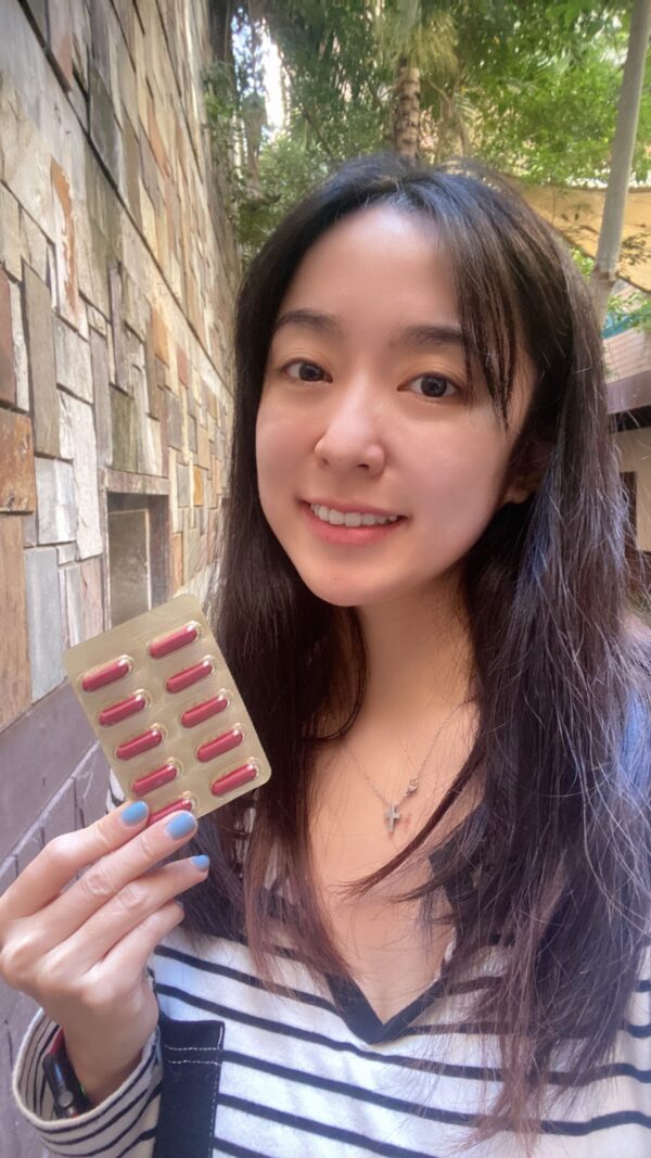 ✨第三代晶速晰-晶亮成分高補給✨長時間使用3C,讓你數位疲勞了嗎❓採用美國臨床葉黃素與玉米黃素黃金比例10:2 ,游離型雙專利好吸收,2粒達30mg : 6mg高補給劑量✅雨生紅球藻蝦紅素,業界高含量8mg❗️✅日本95%高純度透明質酸鈉💦✅雙重花青素-日本專利黑豆x歐洲專利藍莓✅專利素食微藻DHA✅維生素C +維生素E +鋅+硒酵母。全方位的晶亮水潤配方,適合全家大小,給您清晰透徹精彩生活❗️