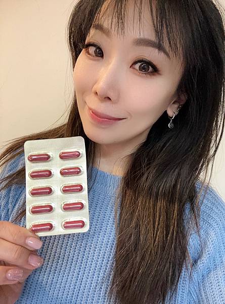 ✨第三代晶速晰-晶亮成分高補給✨長時間使用3C，讓你數位疲勞了嗎❓採用美國臨床葉黃素與玉米黃素黃金比例10:2 ，游離型雙專利好吸收，2粒達30mg : 6mg高補給劑量✅雨生紅球藻蝦紅素，業界高含量8mg❗️✅日本95%高純度透明質酸鈉💦✅雙重花青素-日本專利黑豆x歐洲專利藍莓✅專利素食微藻DHA✅維生素C +維生素E +鋅+硒酵母。全方位的晶亮水潤配方，適合全家大小，給您清晰透徹精彩生活❗️