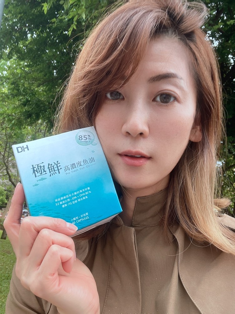 ✨極鮮高濃度魚油-來自挪威的頂級新鮮魚油🐟✨✅提供人體黃金比例 → EPA:DHA = 3:2,SGS檢驗 Omega-3 含量高達94%,業界最低氧化指標✅天然rTG型式,小分子好吸收✅榮獲4大永續認證 → 配額管理、不過度捕撈✅鋁片密封、獨立包裝,維持魚油新鮮度